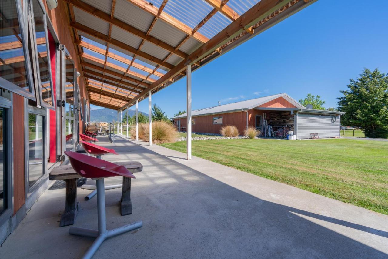 Bob & Maxines Backpackers Hostel Te Anau Exterior foto